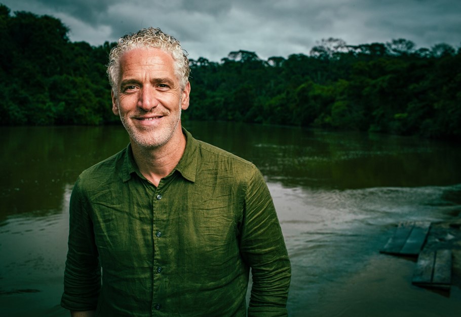 Acclaimed wildlife filmmaker Gordon Buchanan to share tales of lions and tigers and bears on tour